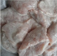 美味的东北锅包肉做法图解2)