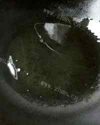 脆嫩可口的蒜苔肉丝做法图解2)