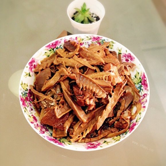 美味的笋干烧肉