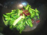 家常菜西兰花炒腊肠