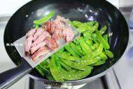 家常菜腊味荷兰豆做法图解7)