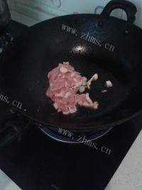 可口的青椒炒肉做法图解3)