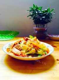质嫩爽口的干锅花菜做法图解11)