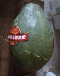 美味的木瓜排骨汤做法图解1)