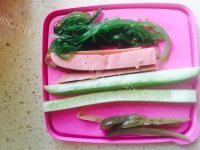 香喷喷的金枪鱼紫菜包饭做法图解1)