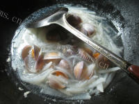鲜美的萝卜圆蛤汤的做法图解八