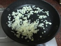 好吃的香肠玉米蛋炒饭做法图解4)