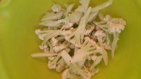 家常菜番茄炒菜花做法图解1)
