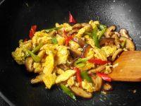 家常菜香菇炒鸡蛋