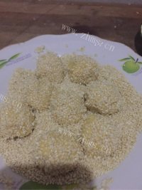 喷香的炸地瓜丸子做法图解5)