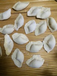 好吃的羊肉大葱馅水饺做法图解9)