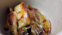 好吃的电饭煲盐焗鸡做法图解8)