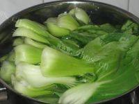 口感极佳的菜肉馄饨做法图解4)