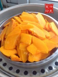 自制南瓜小餐包做法图解2)