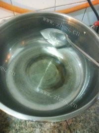 美味的黑椒牛柳炒意面做法图解5)