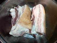家常菜盐菜扣肉做法图解1)