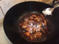美味的五香薰鱼块做法图解7)