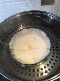 家常菜虾仁蒸蛋做法图解1)