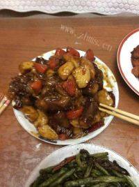 口感丰富的红烧牛尾