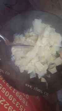 家常菜酸辣土豆片做法图解5)