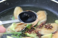 美味的啤酒酱香鸡翅做法图解12)