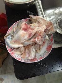 滋补的鱼头豆腐汤做法图解1)