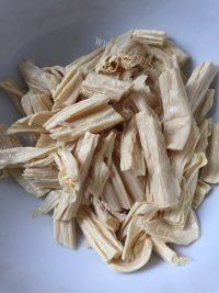 色泽鲜亮的腐竹炒肉做法图解2)