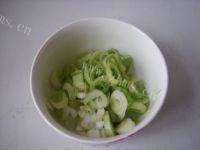 食欲满满的素炒萝卜做法图解3)