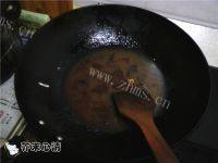 美味的糖醋肉丸做法图解7)