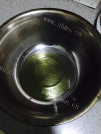 香气浓郁的传统五仁月饼做法图解3)