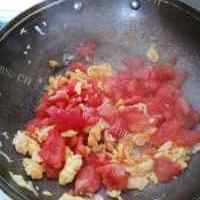 色味俱佳的西红柿鸡蛋面的做法图解四