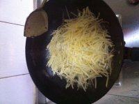「DIY美食」炒土豆丝做法图解7)