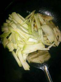 自制清炒花菜做法图解4)