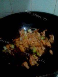 家常菜黄豆芽炒肉做法图解4)
