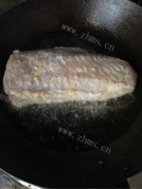 美味的香煎龙利鱼做法图解4)