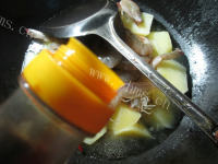 特色鲜虾烧土豆的做法图解五