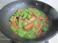家常扁豆烧肉做法图解12)