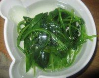 味道极佳的菠菜猪肝粥做法图解9)