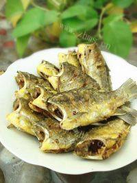 家常菜干炸小鲫鱼