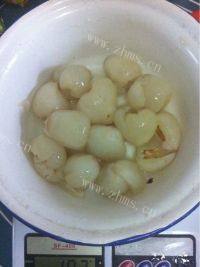 自制水果冰沙做法图解4)