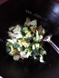 家常菜西兰花炒肉片做法图解5)