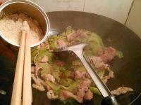 口感不错的苦瓜肉片做法图解8)