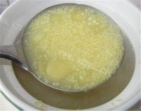 美味的苹果小米粥做法图解9)