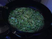卖相不错的香芹炒豆干做法图解5)