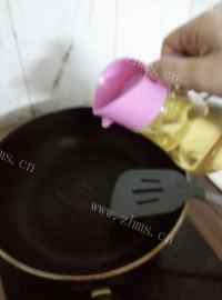 回味无穷的土豆烧鸡做法图解2)