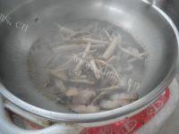 家常菜五花肉炒茶树菇做法图解6)