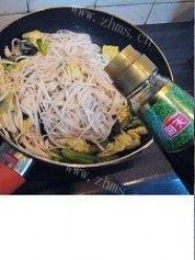 让人怀念的鸡蛋炒面做法图解6)