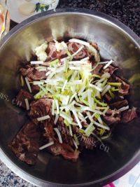 家常菜凉拌牛肉做法图解6)