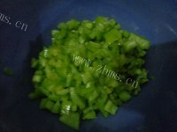 自制青椒鸡蛋饼做法图解2)