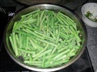 下饭的姜汁豇豆做法图解2)